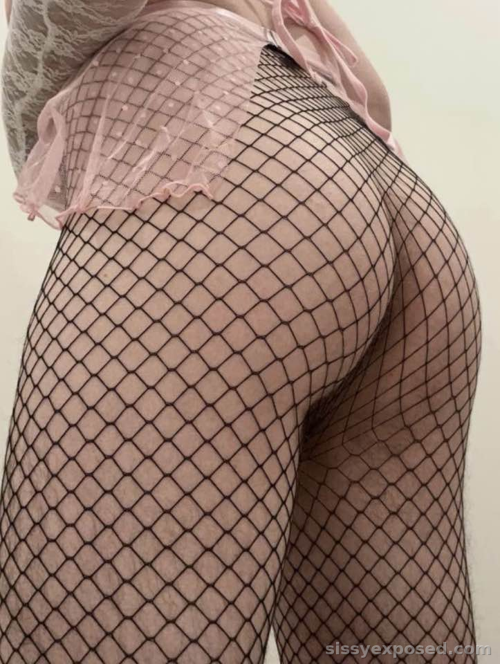 Sissy alexis shows off for daddy