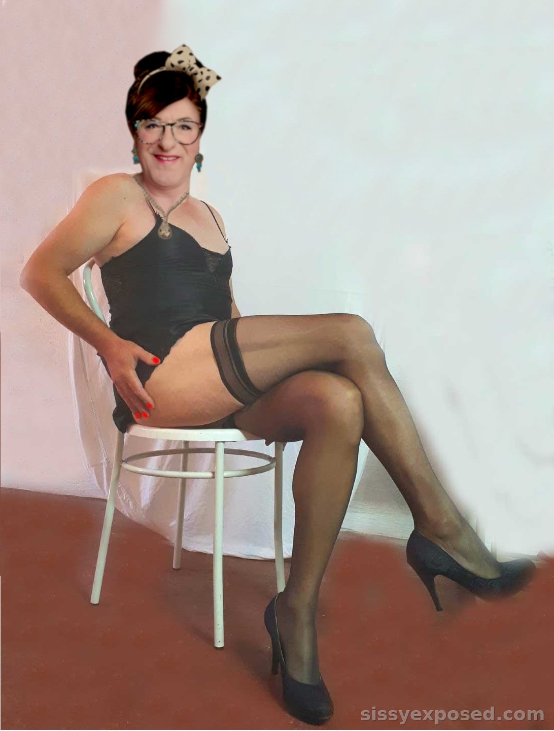 Sissy in black lingerei