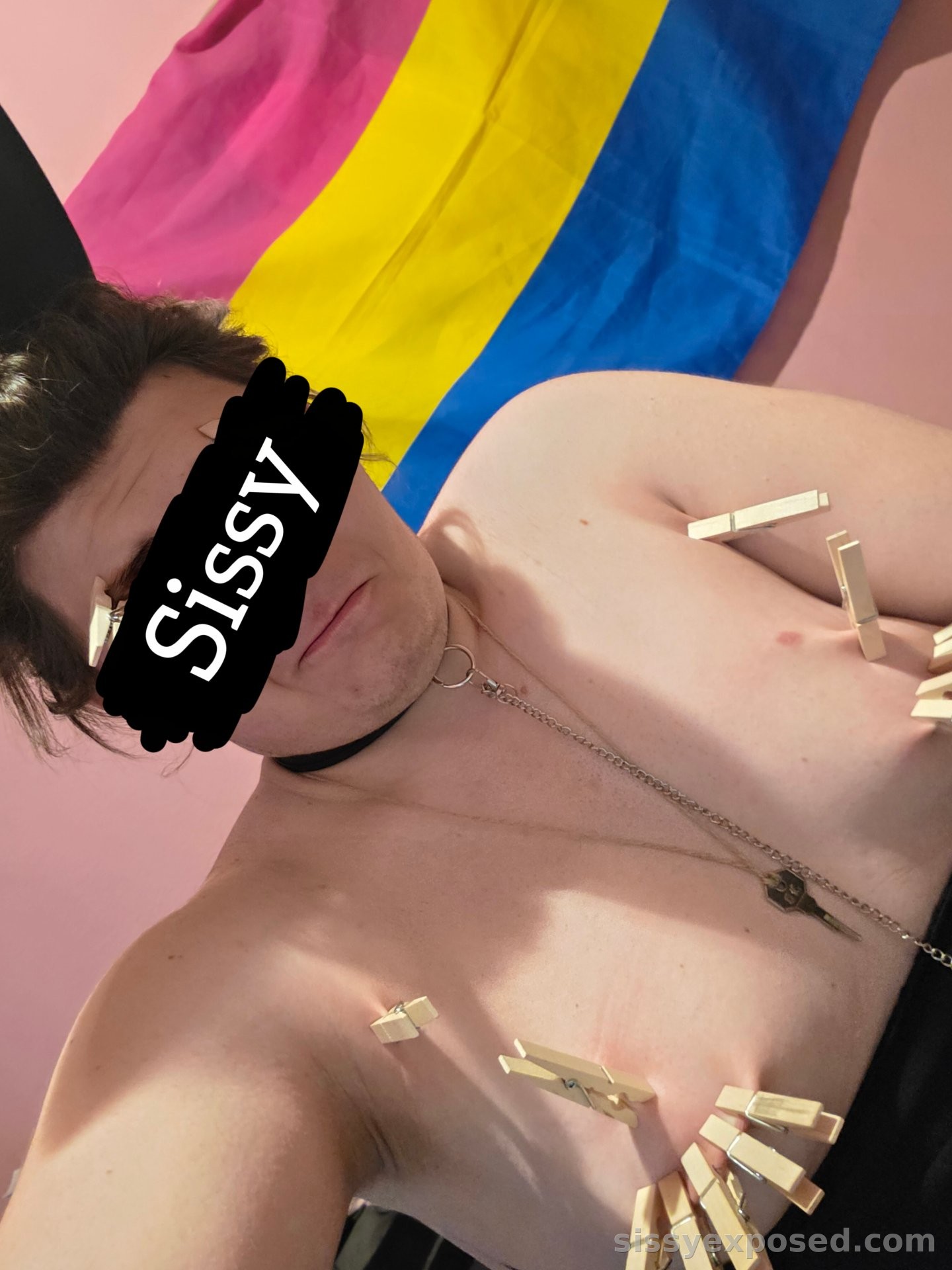 Sissy loves the pain~