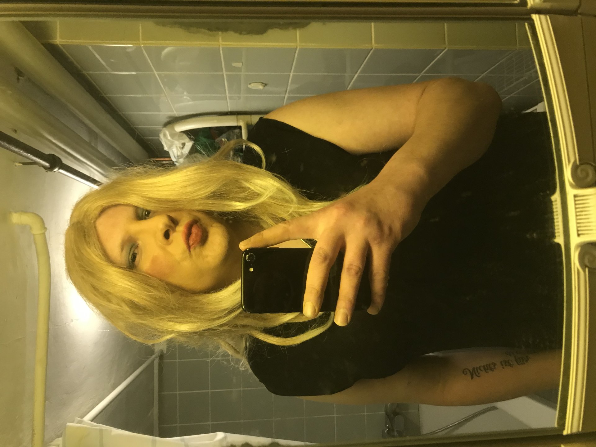 Sissy_Sarah