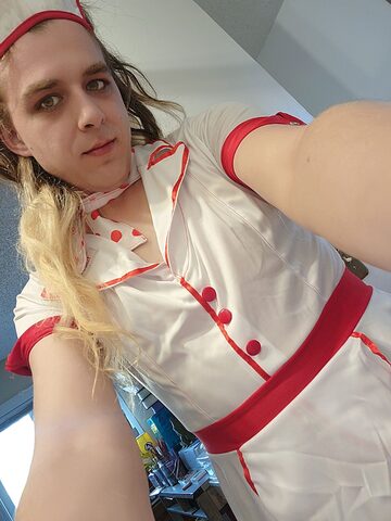 Diaper waitresses