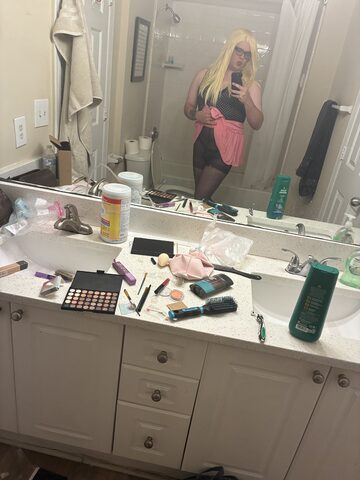 Julie22 sissy aka Ethan Munthe