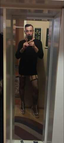 Sissy Mia exposed