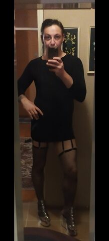 Sissy Mia exposed