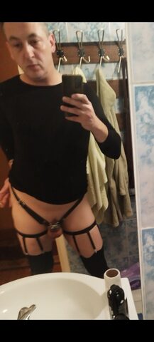 Sissy Mia exposed
