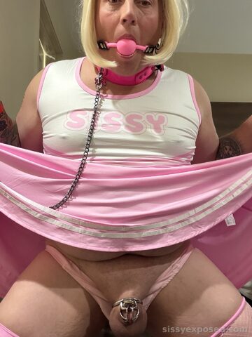 Floppy Bitch Clits Get Pegged