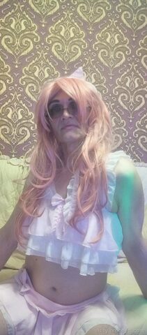 sissy girl in pink