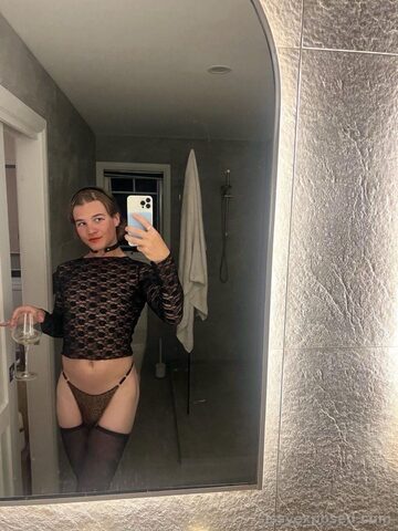 the lil aus slut
