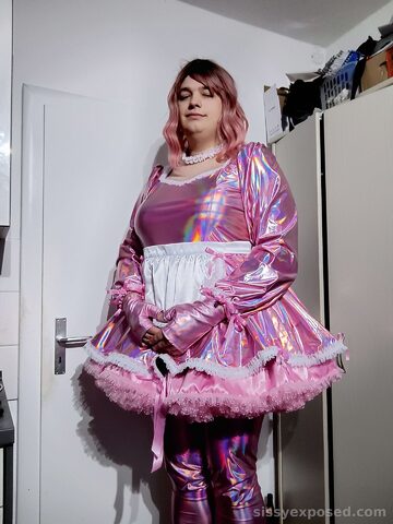 Every sissy loves pink.