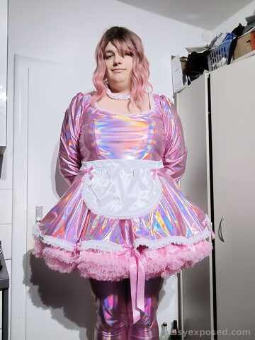 Every sissy loves pink.