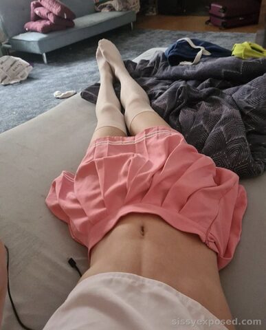 New here >.<