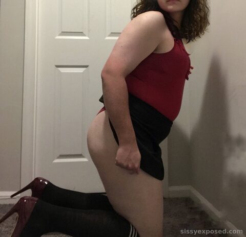 Sissy Showing Off